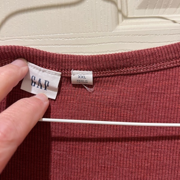 GAP Red Ribbed Knit Top - Picture 3 of 4